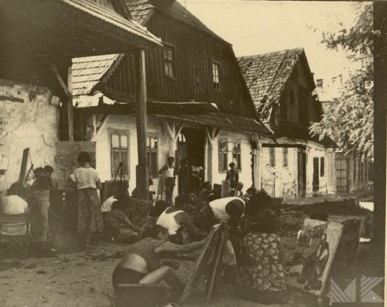 Studenci ASP w Krakowie na plenerze w Zakliczynie - zdjęcia z duszą 7 ASP