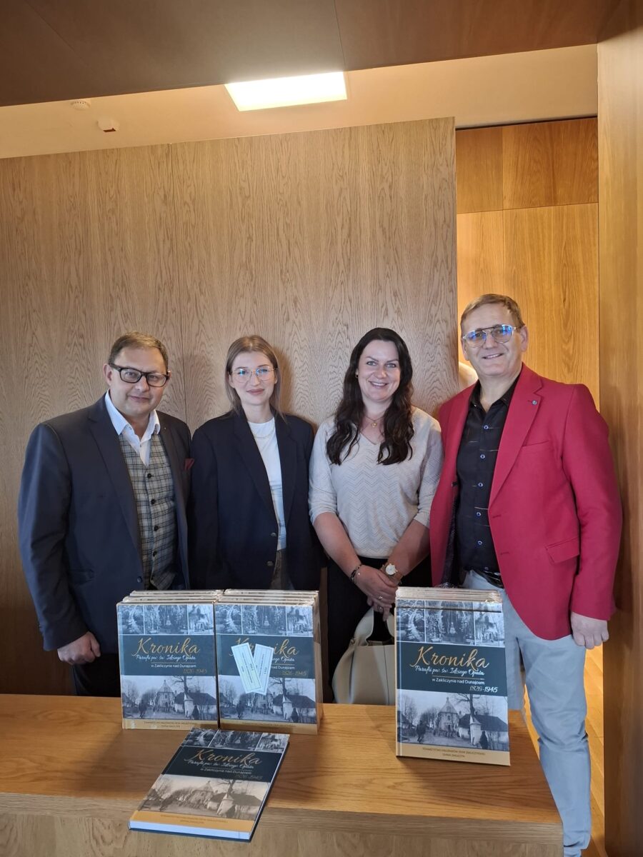 51dc8966 dc48 4bbe 8d96 ef4e5e8b7240