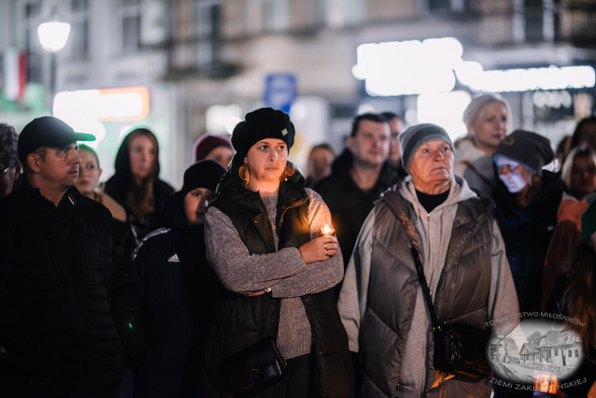 Nocne zwiedzanie Zakliczyna z lampionami pt.: „Ścieżkami dawnych mieszczan” 34 20251110 spacer 011