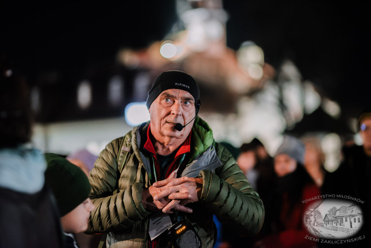 Nocne zwiedzanie Zakliczyna z lampionami pt.: „Ścieżkami dawnych mieszczan” 32 20251110 spacer 034