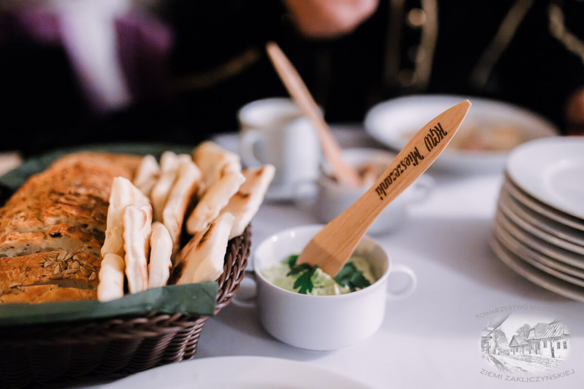 Nocne zwiedzanie Zakliczyna z lampionami pt.: „Ścieżkami dawnych mieszczan” 54 20251110 spacer 058