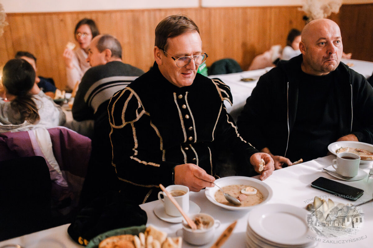 Nocne zwiedzanie Zakliczyna z lampionami pt.: „Ścieżkami dawnych mieszczan” 58 20251110 spacer 062