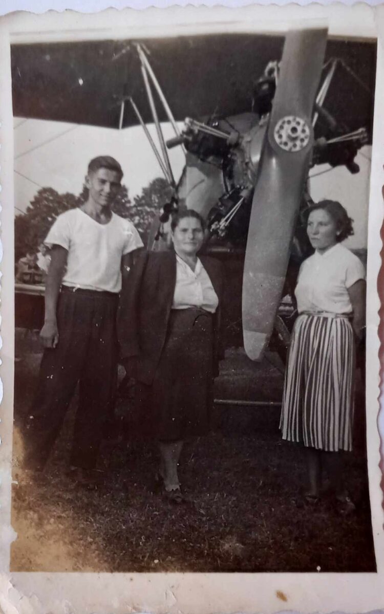 10c W srodku Anna Pawlowska z d. Grzegorczyk z lewej Henryk Grzegorczyk z prawej Stanislawa Mytnik z d. Grzegorczyk