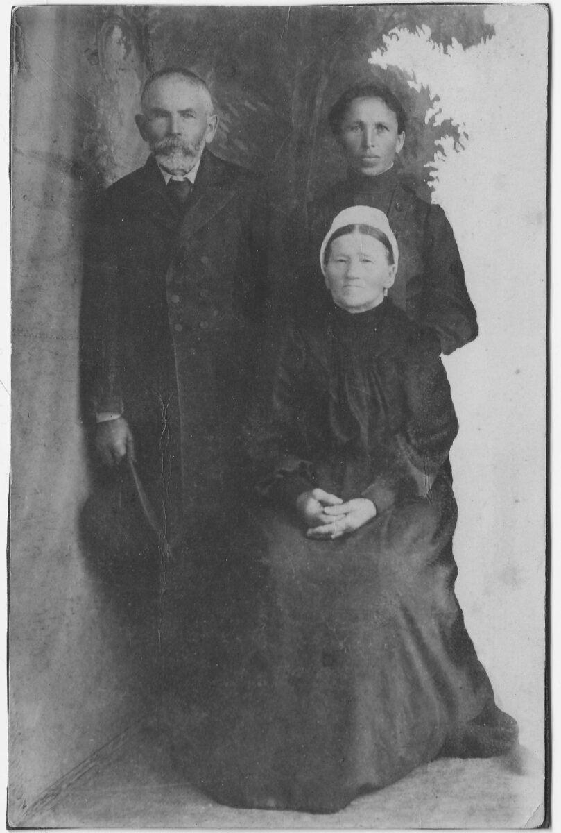 18 Jan Grzegorczyk z zona Maria z Litwow i corka Maria Zdjecie sprzed 1914 roku
