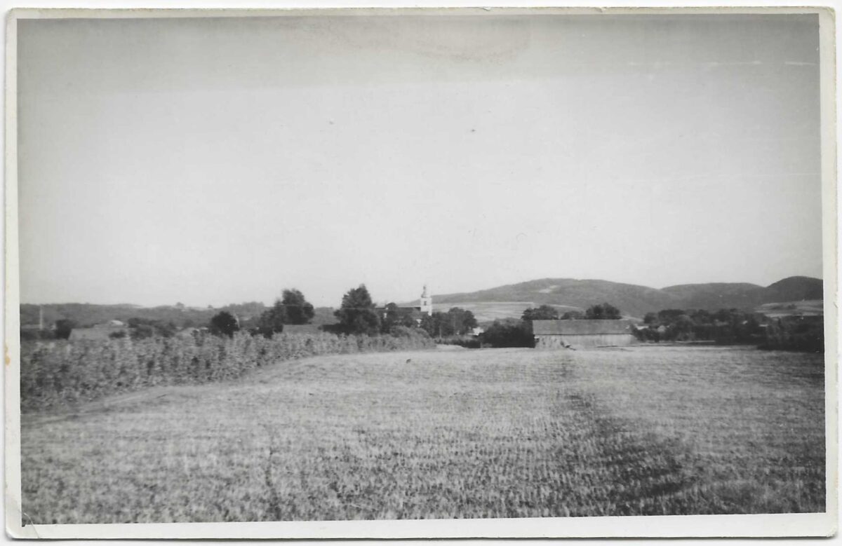 21d Lata 60 te XX wieku Widok na kosciol parafialny z tak zwanego Kamienca