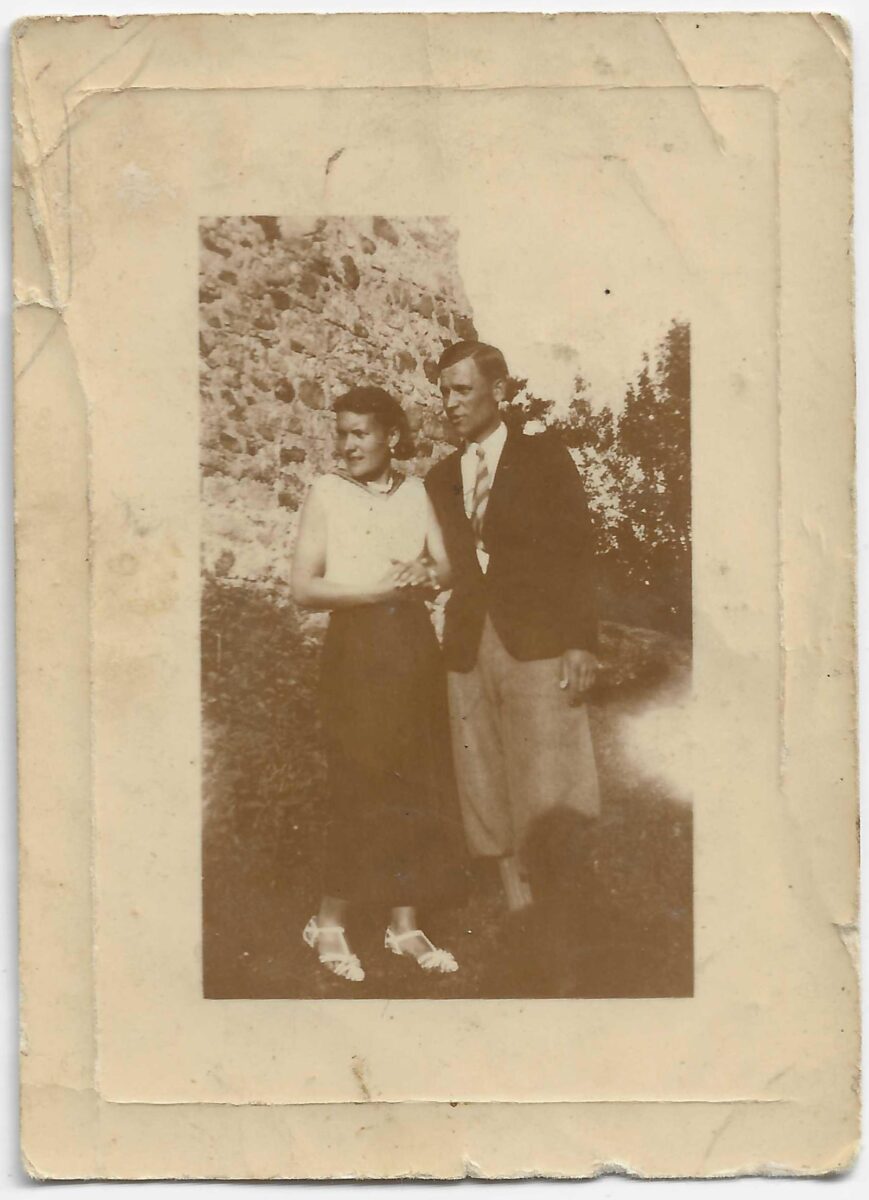 25 Ewa Trepa u stop ruin zamku melsztynskiego