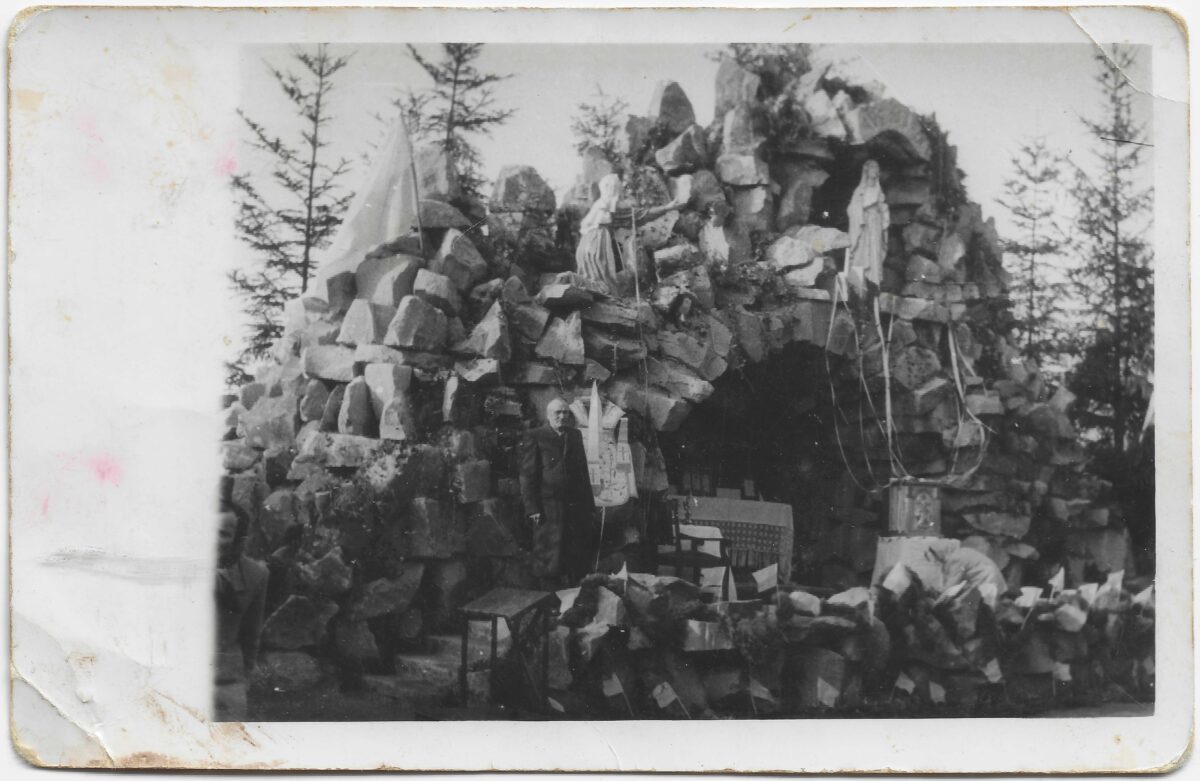 27 Grota M.B u OO. Franciszkanow w Zakliczynie 1958 rok