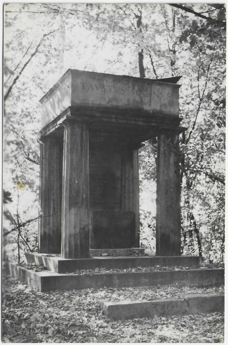 37c Mauzoleum Fausta Socyna w Luslawicach lata 60 te XX wieku