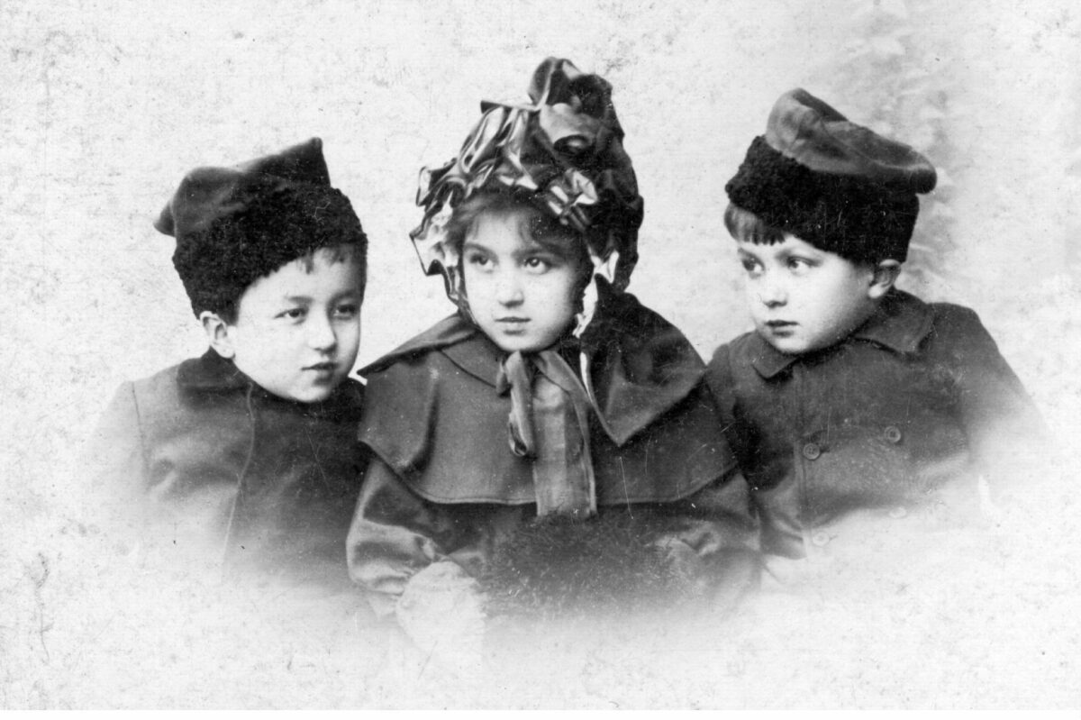 4 Od lewej Piotr Maria i Antoni Grzegorczykowie Zdjecia z konca XIX wieku