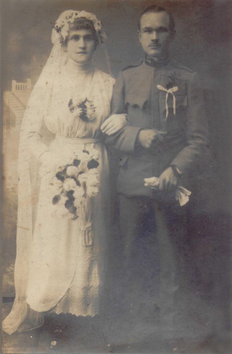 47 Zdjecie slubne Konstantego i Anny Flakowicz z domu Flakowicz Foto z 1918 roku