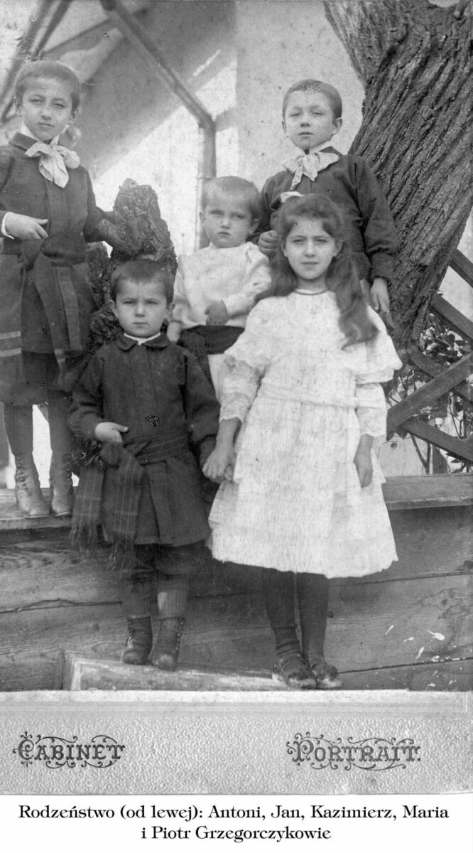 5 Rodzenstwo od lewej Antoni Jan Kazimierz Maria i Piotr Grzegorczykowie