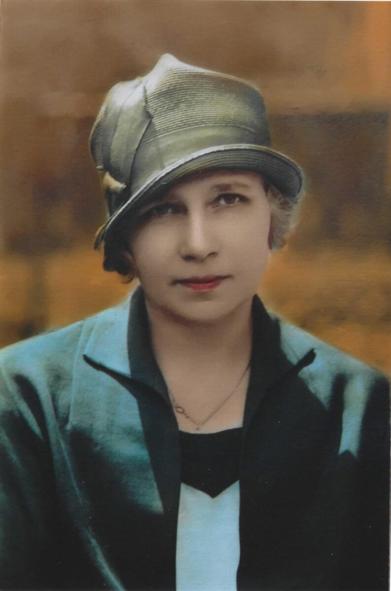 56 Michalina Flakowicz zdjecie z lat 20 tych XX wieku recznie koloryzowane Zyla 1885 1957