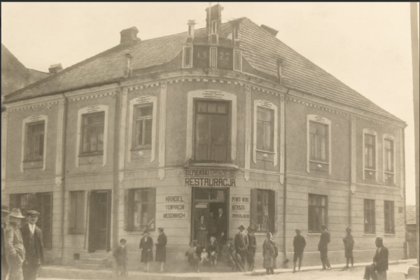 Dom na rogu - Spojrzenie na rodzinę i dom Ciepierskich w Zakliczynie - Marek Ciepierski 13 image 5
