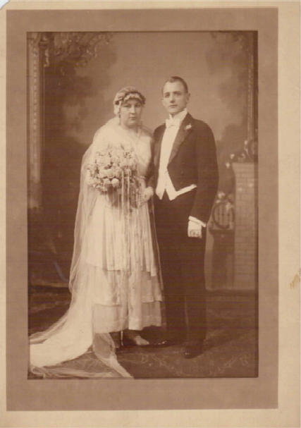 Dom na rogu - Spojrzenie na rodzinę i dom Ciepierskich w Zakliczynie - Marek Ciepierski 6 image