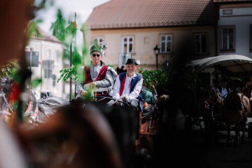 Zielonoświątkowy przejazd bryczkami pełen tradycji i muzyki! 107 ZieloneSwiatki 004 1