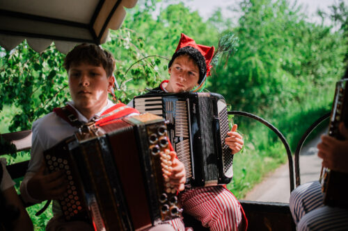 Zielonoświątkowy przejazd bryczkami pełen tradycji i muzyki! 54 ZieloneSwiatki 064