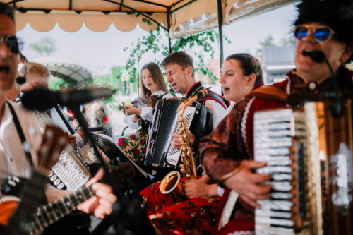 Zielonoświątkowy przejazd bryczkami pełen tradycji i muzyki! 38 ZieloneSwiatki 100