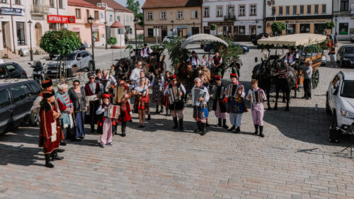 Zielonoświątkowy przejazd bryczkami pełen tradycji i muzyki! 112 ZieloneSwiatki 132