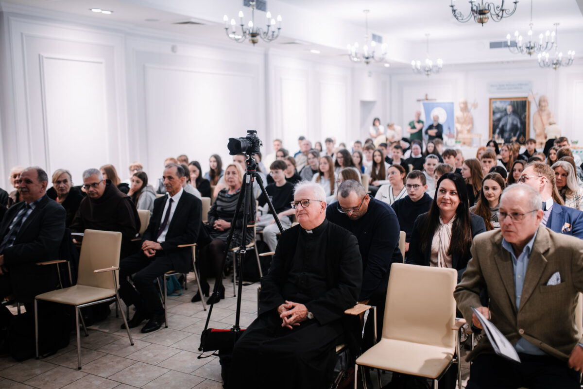 Wczoraj odbyła się konferencja „Ziemia Zakliczyńska - Ziemia Powołań. Poznaj wielkich ludzi z Twojej miejscowości” 28 ZiemiaPowolan 015