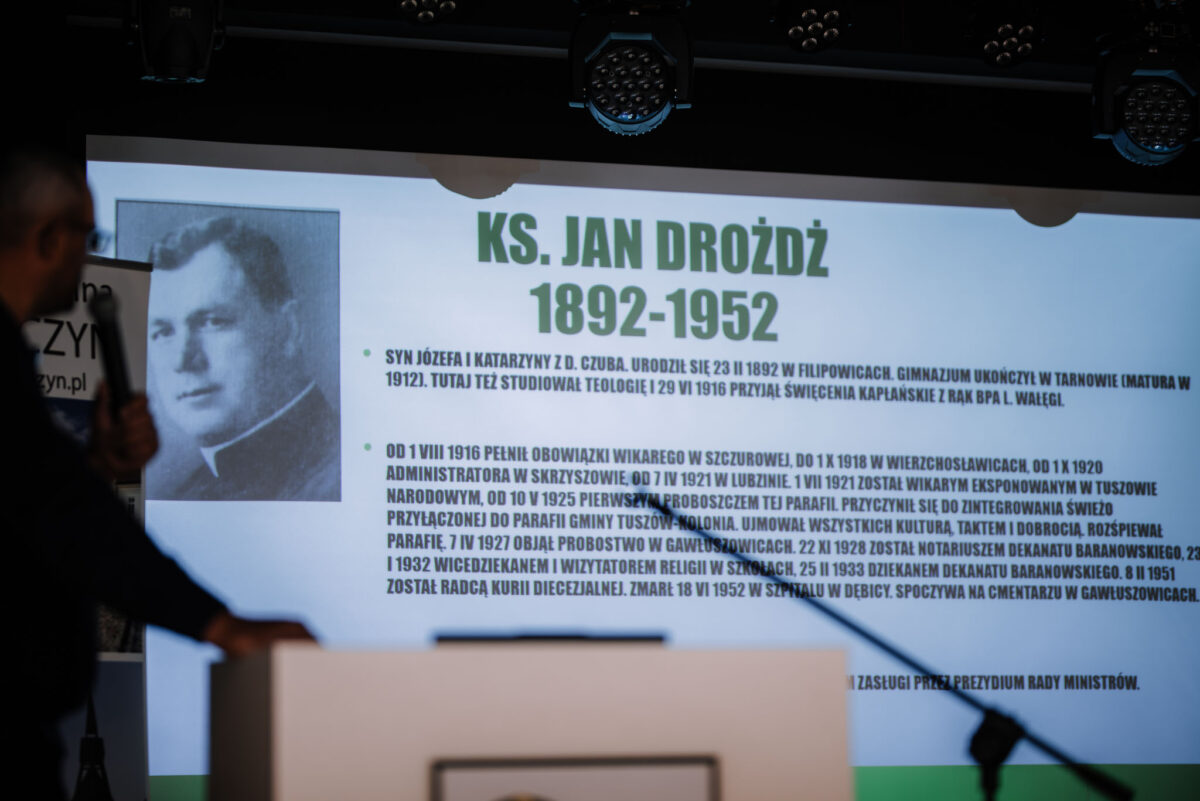Wczoraj odbyła się konferencja „Ziemia Zakliczyńska - Ziemia Powołań. Poznaj wielkich ludzi z Twojej miejscowości” 65 ZiemiaPowolan 078