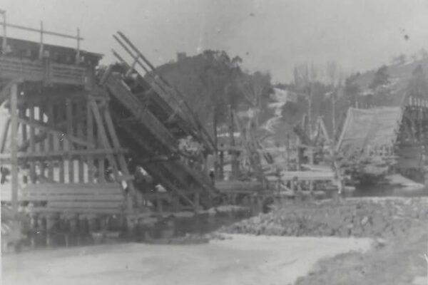 Most na Dunajcu pod Melsztynem, wysadzony przez wycofujące się wojska niemieckie w styczniu 1945 roku. 18 IMG 3675